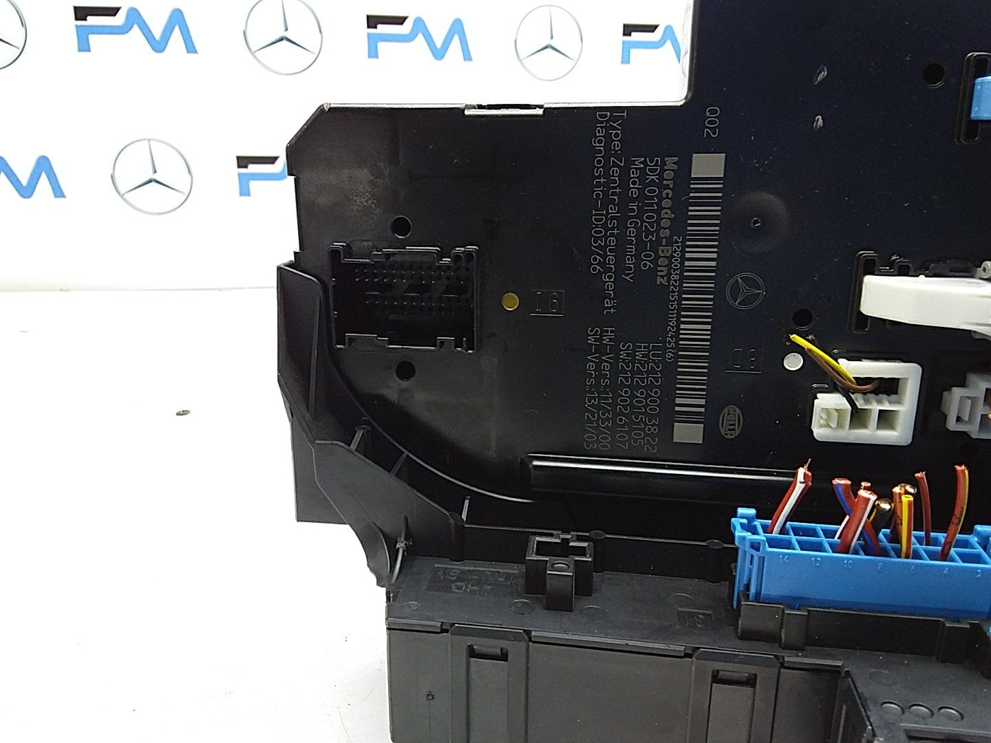 MERCEDES BENZ  E-CLASS W212  FUSE BOX RELAY BOX A2129003822 FMR480