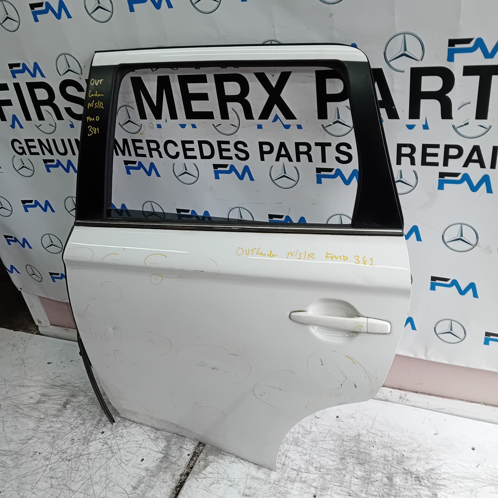 MITSUBISHI OUTLANDER MK3 PASSENGER REAR DOOR NSR 2013 WHITE FMD381