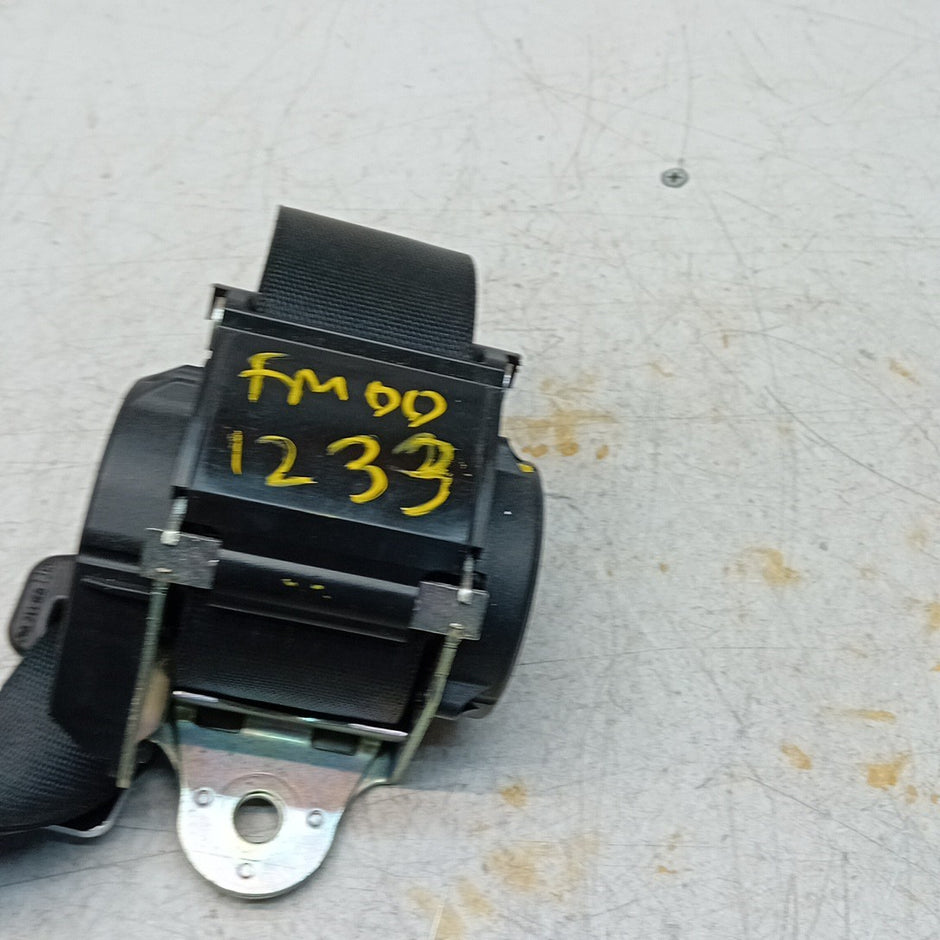 MERCEDES BENZ E-CLASS W213 SEAT BELT REAR CENTRE A2138601385 BLACK FM001233
