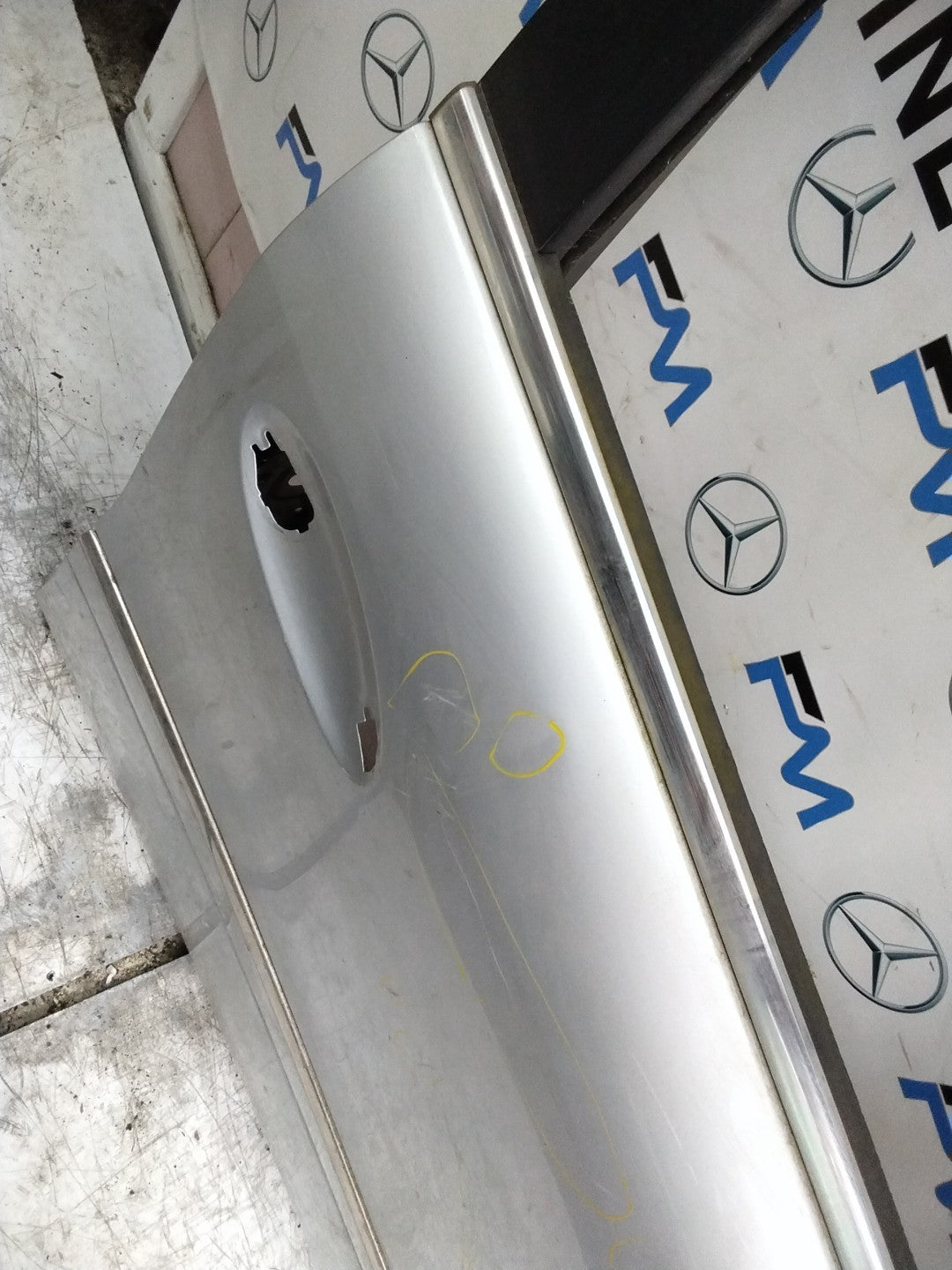 MERCEDES M-CLASS W164 DRIVER FRONT DOOR OSF SILVER 2005-2011  FMD568