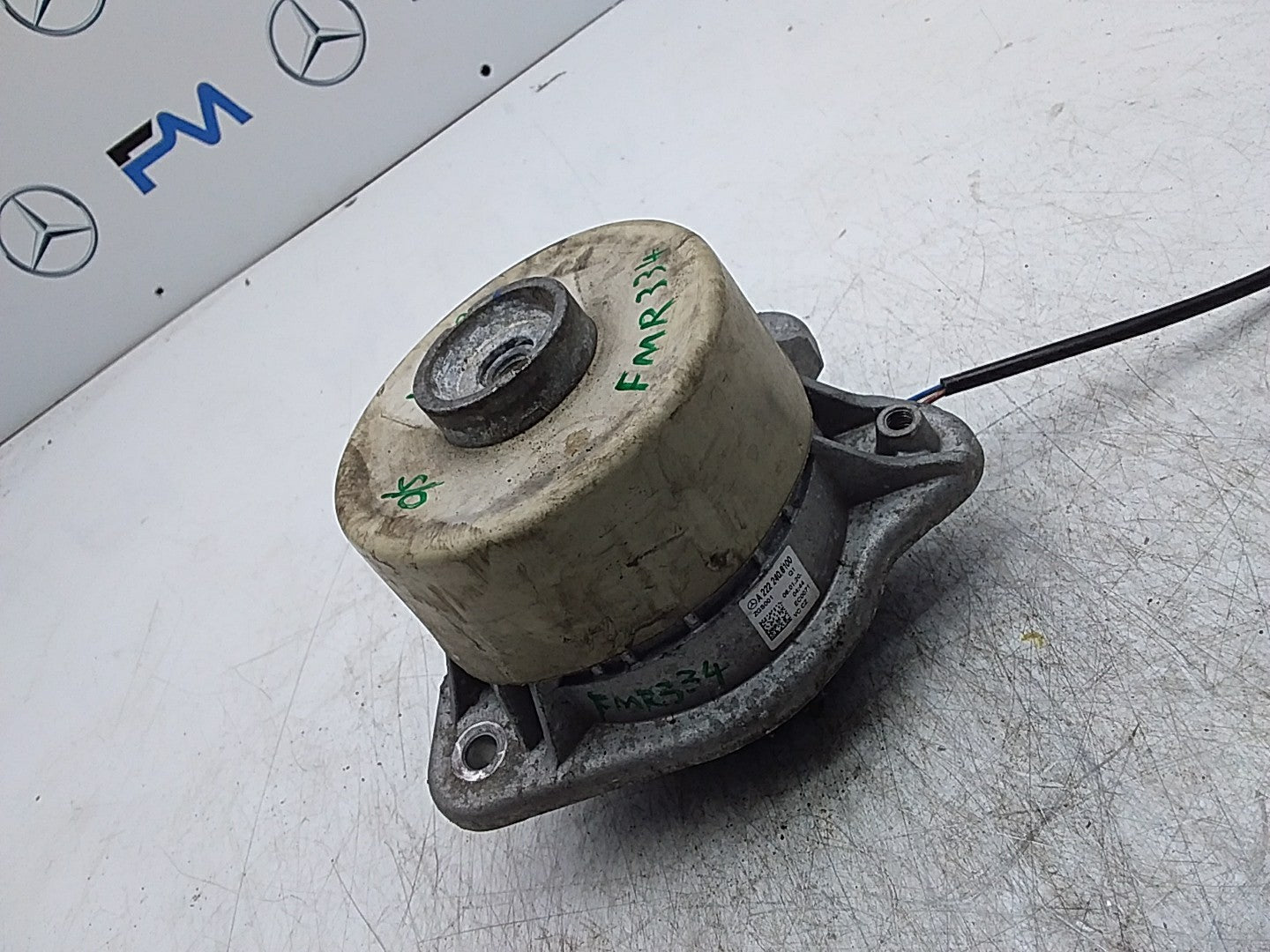 MERCEDES BENZ  S-CLASS W222  ENGINE MOUNT RIGHT OS A2222408100 FMR334
