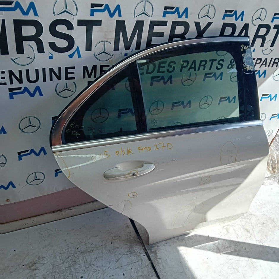 MERCEDES C-CLASS W205 COUP DRIVER REAR DOOR O/S/R WHITE 2014 ON COMPLETE FMD170