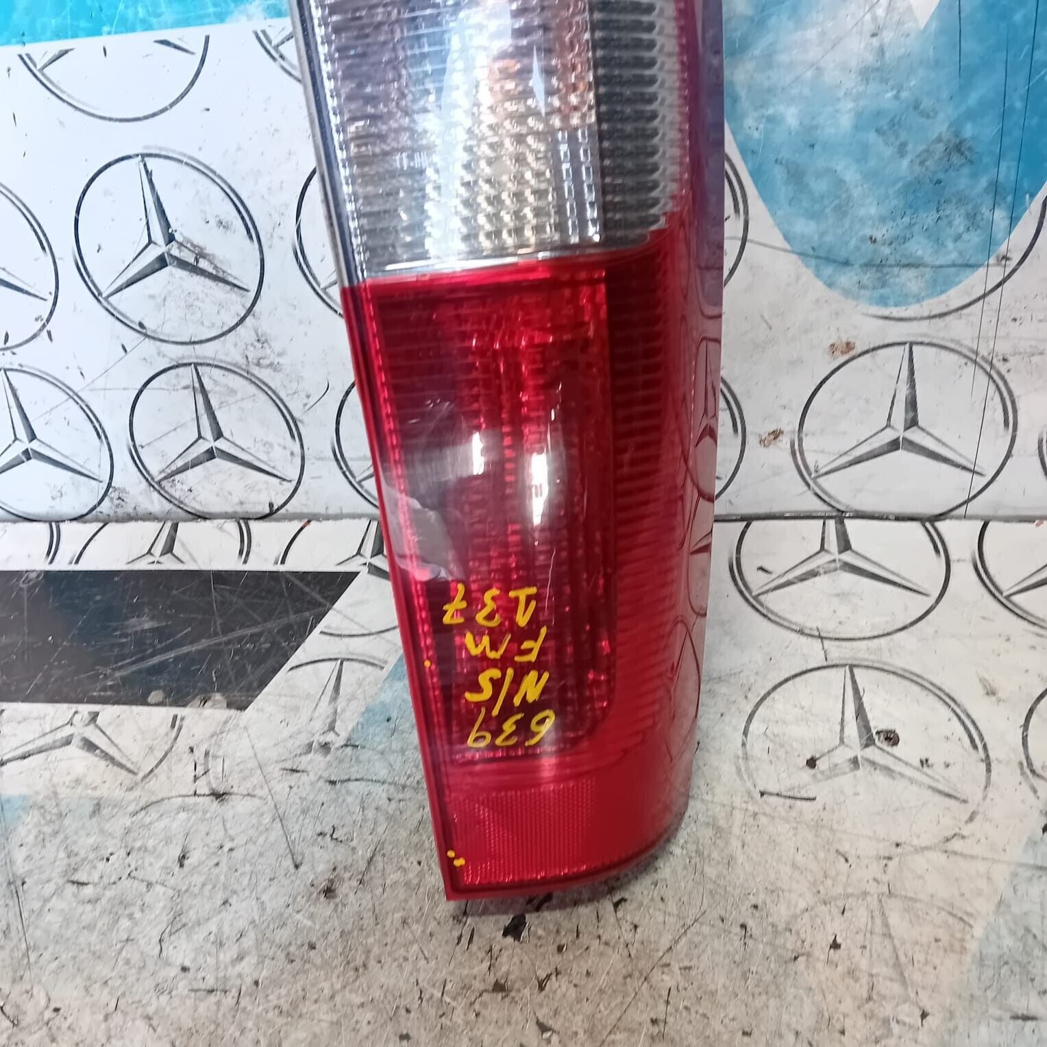 MERCEDES VITO W639 REAR  PASSENGER SIDE  ( NEAR SIDE ) TAIL LIGHT