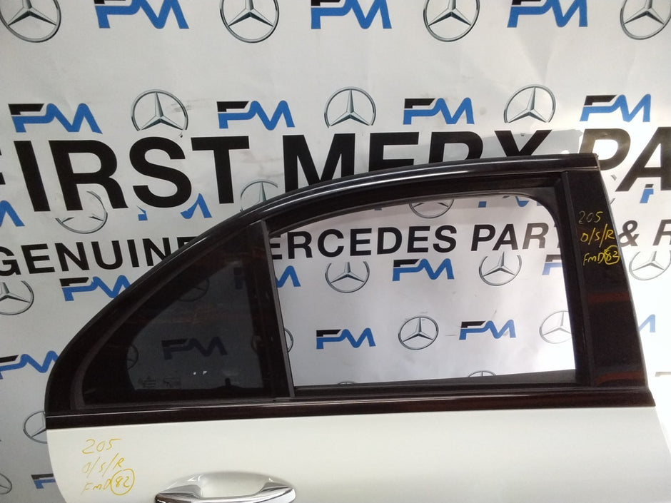 MERCEDES BENZ  C-CLASS W205 DRIVER SIDE REAR DOOR O/S/R COMPLETE WHITE FMD82