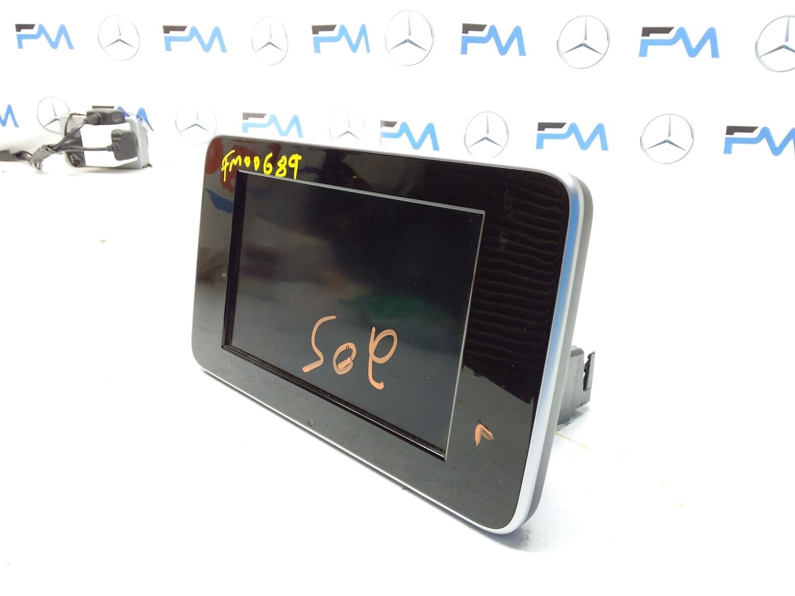 MERCEDES C-CLASS W205 2016 SAT NAV MULTIMEDIA SCREEN A2059004113 FM00689