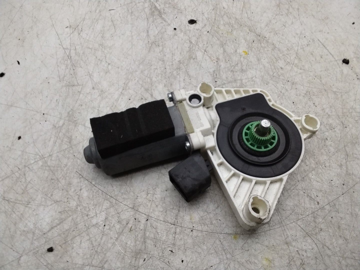 MERCEDES BENZ CLA W117 PASSENGER REAR SIDE WINDOW MOTOR A55382110 FMR71