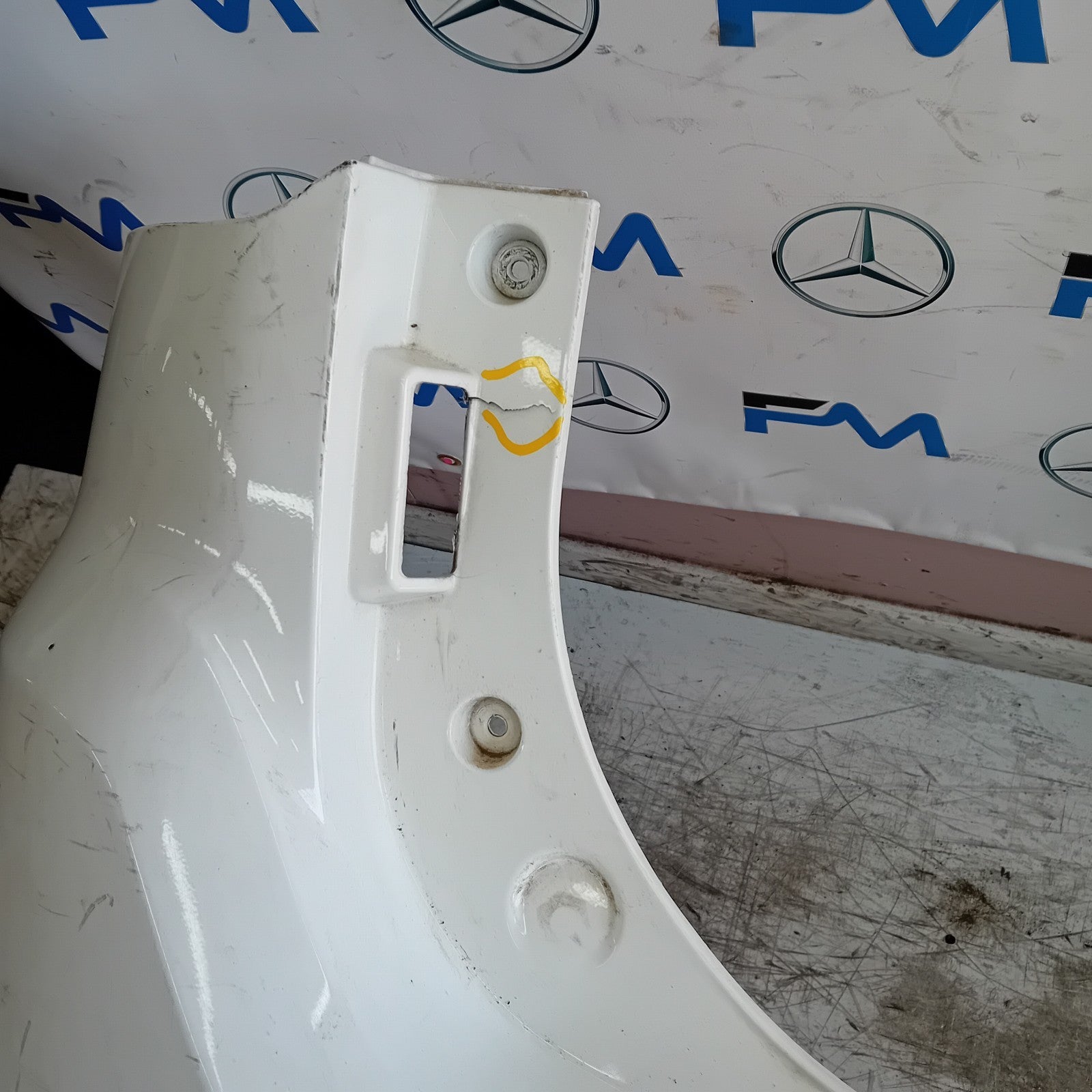 MITSUBISHI OUTLANDER MK3 REAR BUMPER WHITE 2013 COMPLETE FMX107