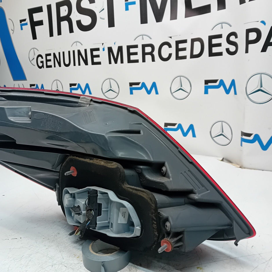 MERCEDES C-CLASS W205 2016 REAR DRIVER O/S TAIL LIGHT A2059061257 FMT52
