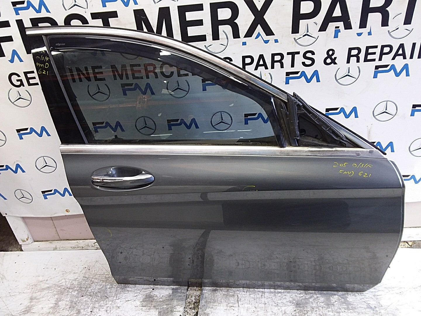 MERCEDES BENZ C-CLASS W205 SLN DRIVER FRONT DOOR OSF GREY 2014-21  FMD621