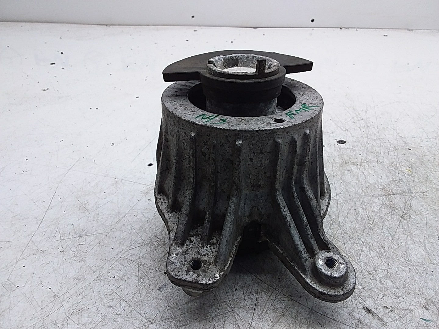 MERCEDES BENZ  E-CLASS COUPE C238  ENGINE MOUNT LEFT NS A2382400200 FMR339