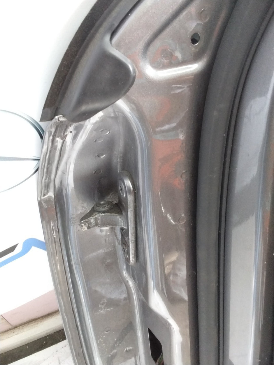 MERCEDES BENZ  A-CLASS W176 DRIVER SIDE FRONT DOOR O/S/F COMPLETE GREY FMD56