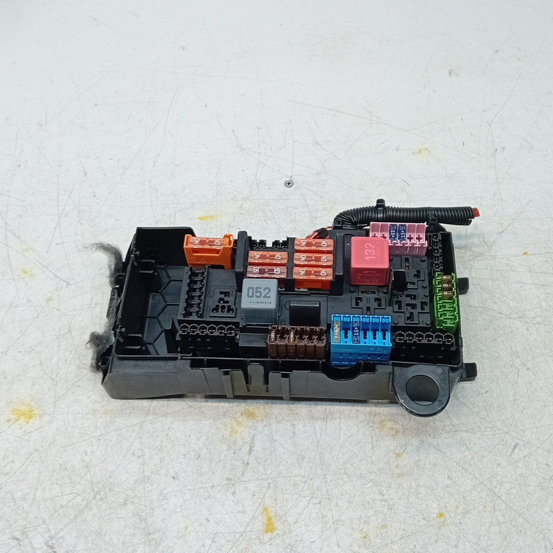 MERCEDES BENZ  E-CLASS  W213 FUSE RELAY JUNCTION BOX 2016  FM001318