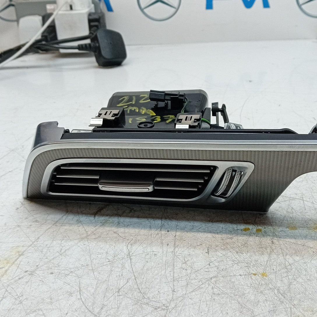 MERCEDES E-CLASS W212 DASHBOARD TRIM WITH AIR VENT 2016 ON A212680XX93 FM001537