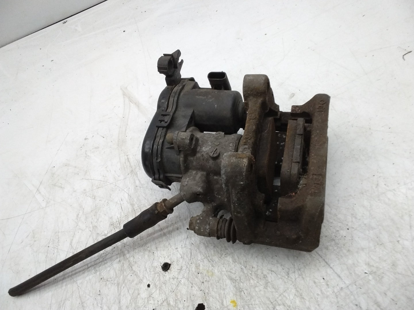 MERCEDES  B-CLASS W246 BRAKE CALIPER REAR LEFT PASSENGER SIDE A2464232198 FMR135