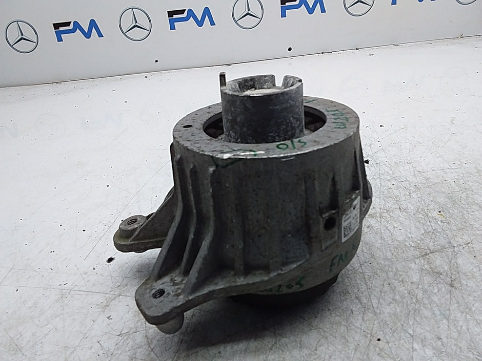 MERCEDES BENZ C-CLASS  W205  ENGINE MOUNT RIGHT OS A2052406717 FMR346