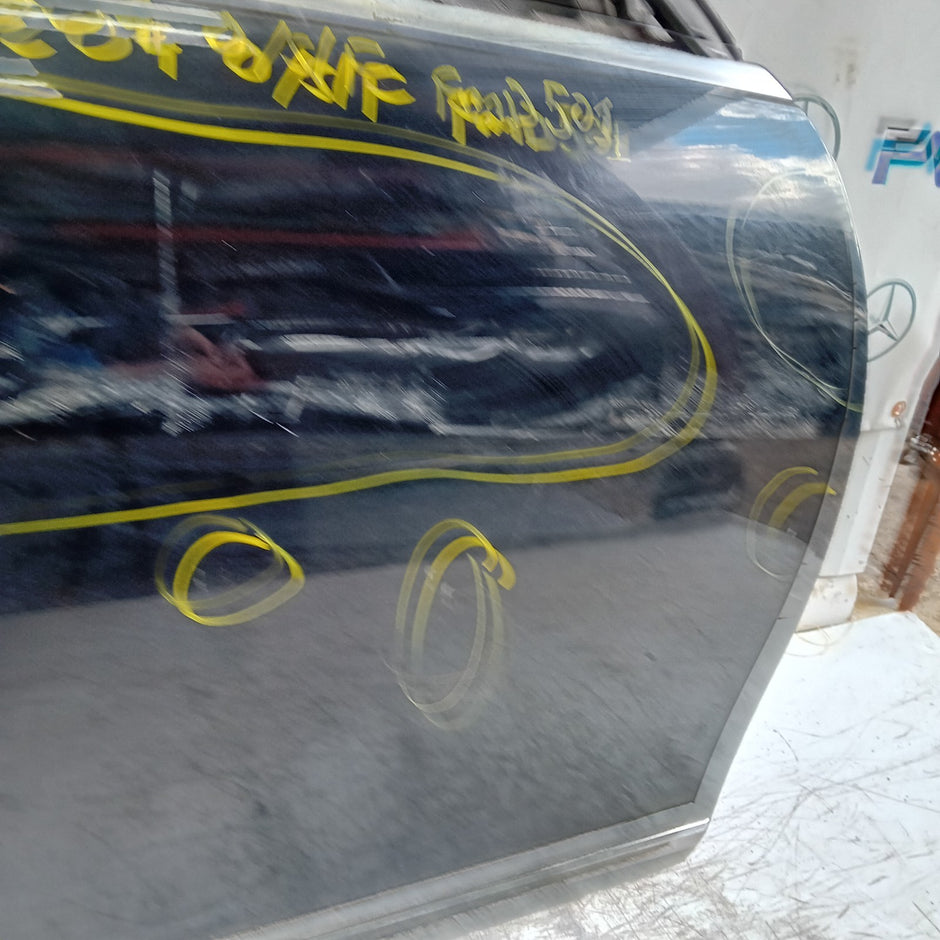 MERCEDES BENZ C-CLASS W204 DRIVER FRONT DOOR OSF 2013 BLACK FMD501