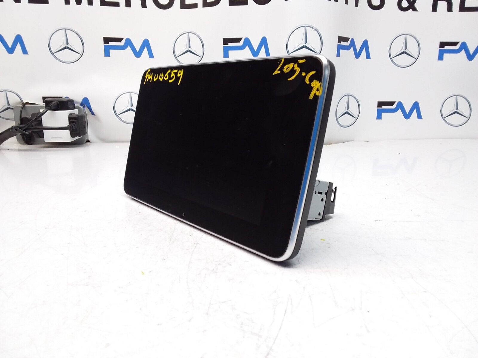 MERCEDES C-CLASS W205 2016 SAT NAV MULTIMEDIA SCREEN A2059002211 FM00659