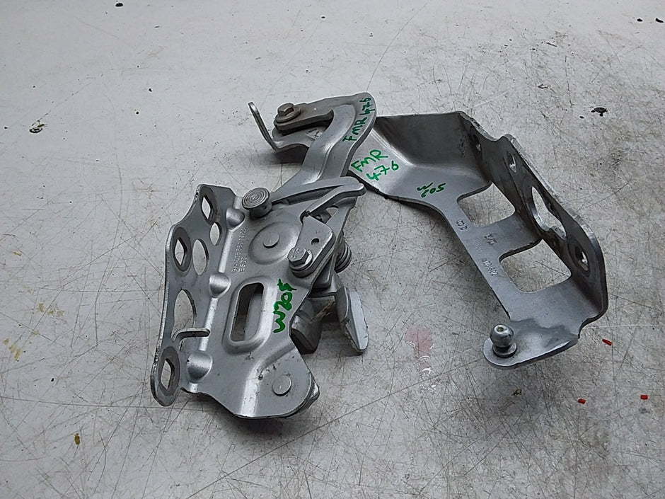 MERCEDES BENZ  C-CLASS W205 BONNET HINGE RIGHT DRIVER SIDE A2058800928 FMR476