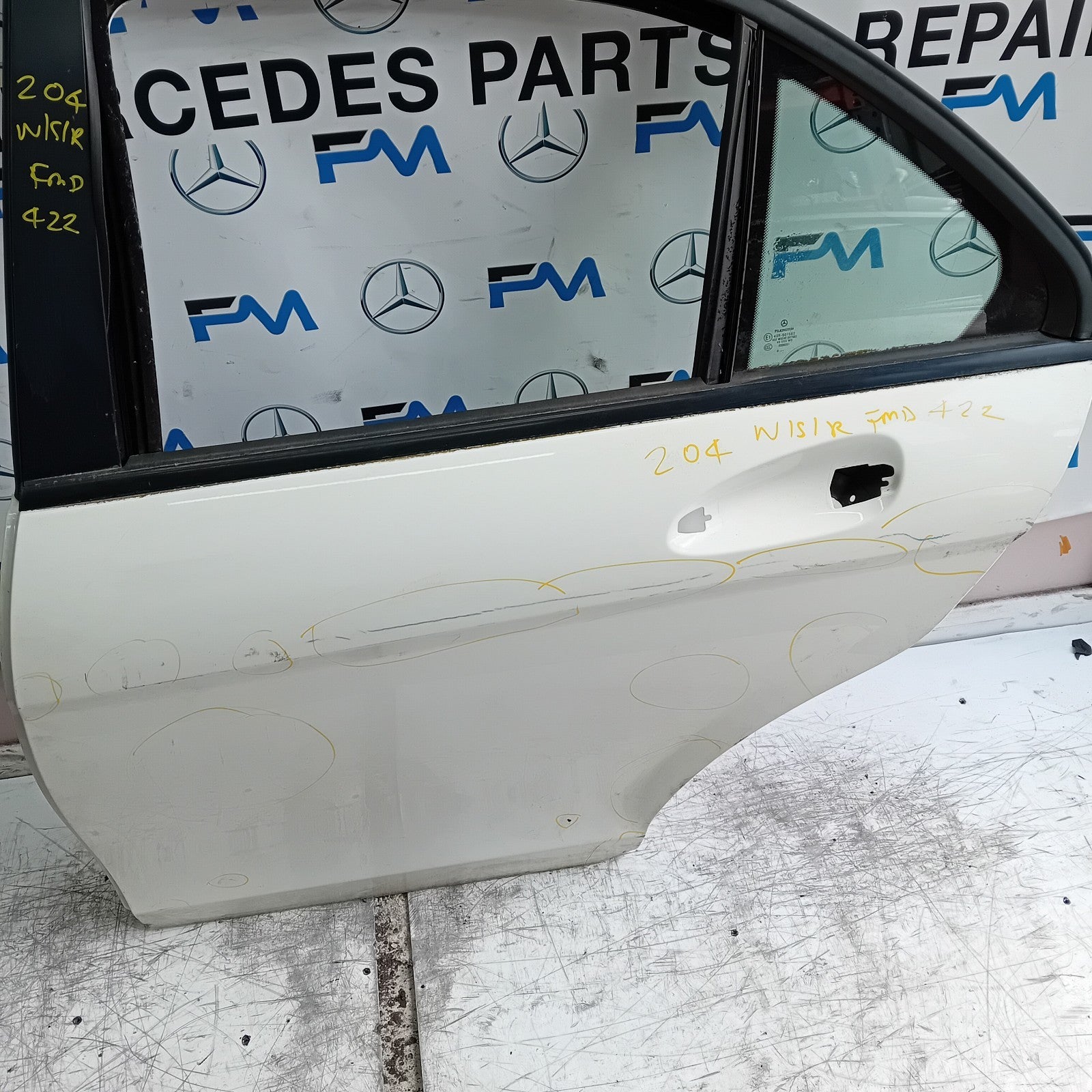 MERCEDES C-CLASS W204 SLN PASSENGER REAR DOOR NSR WHITE 2008-14 FMD422