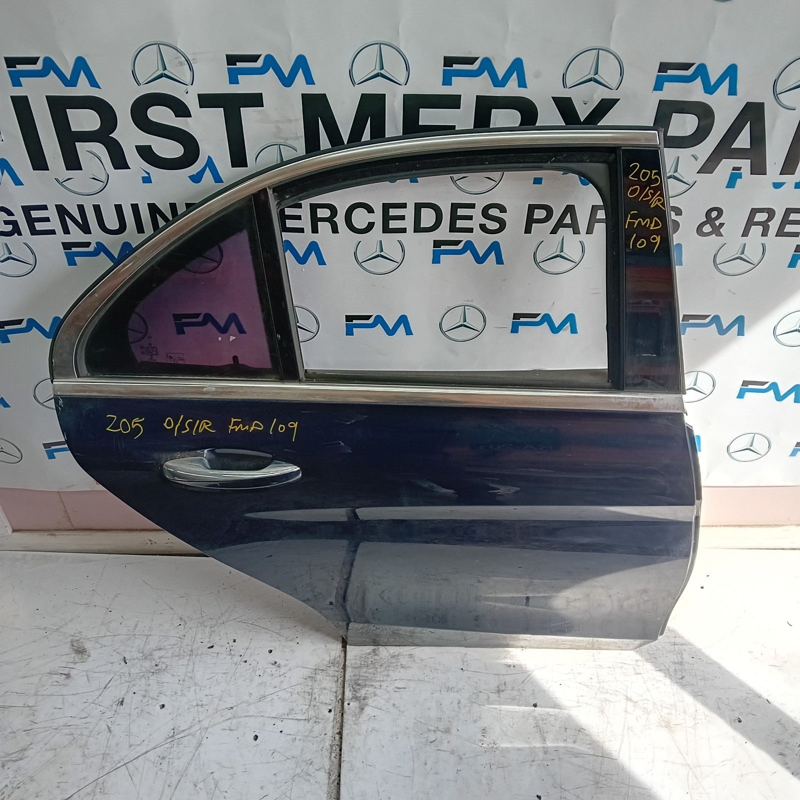 MERCEDES BENZ  C-CLASS W2O5 DRIVER SIDE REAR DOOR O/S/R COMPLETE BLUE FMD109