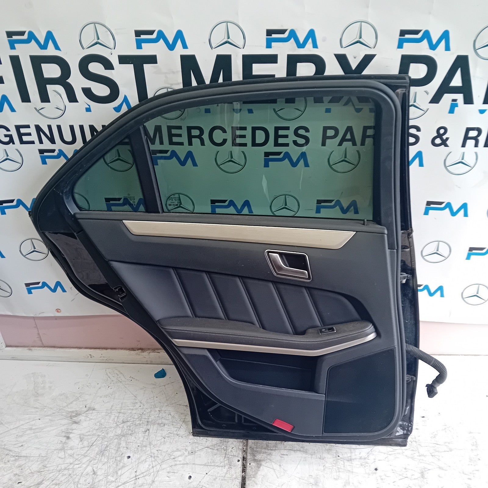 MERCEDES E-CLASS W212 PASSENGER REAR DOOR N/S/R BLACK COMPLETE 2009-16 FMD153