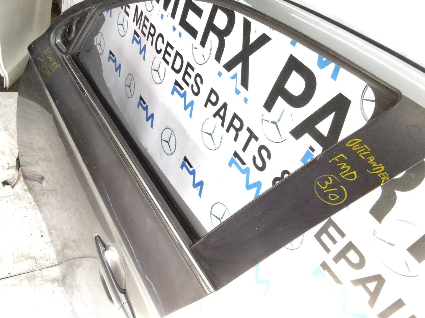 MITSUBISHI OUTLANDER MK3 PASSENGER FRONT DOOR NSF GREY ON COMPLETE FMD310