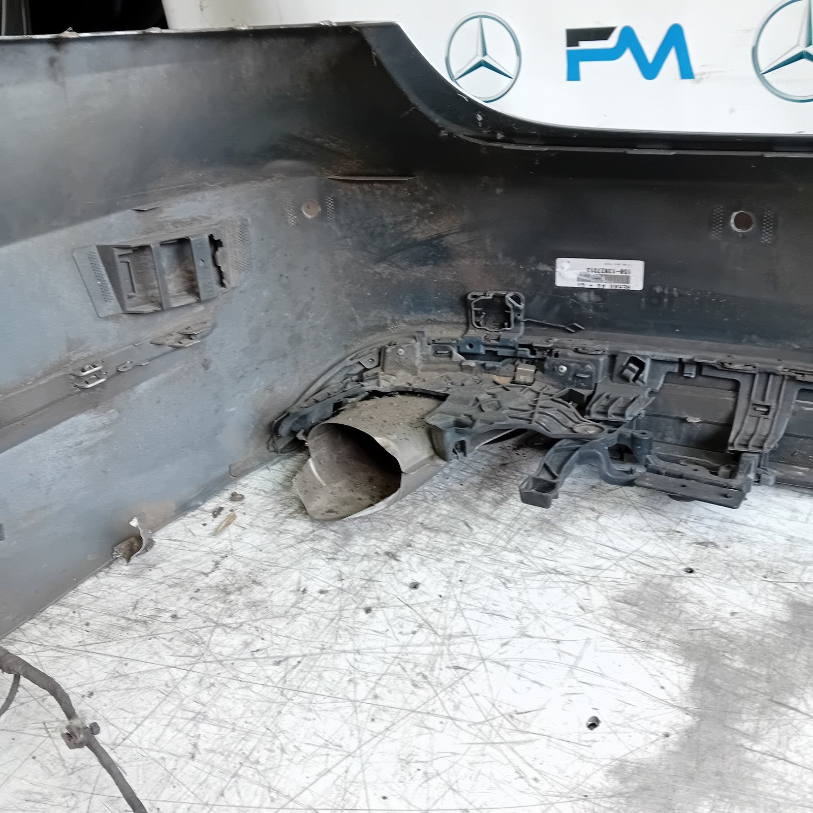 MERCEDES BENZ E-CLASS W212 SE SPORT REAR BUMPER SILVER 2014 ON FMX136