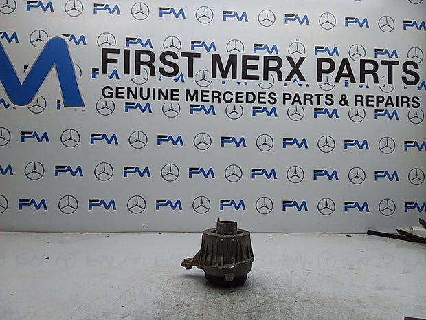 MERCEDES BENZ  C-CLASS W205  ENGINE MOUNT LEFT NS A2052406617 FMR319