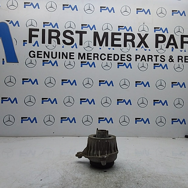 MERCEDES BENZ  C-CLASS W205  ENGINE MOUNT LEFT NS A2052406617 FMR319
