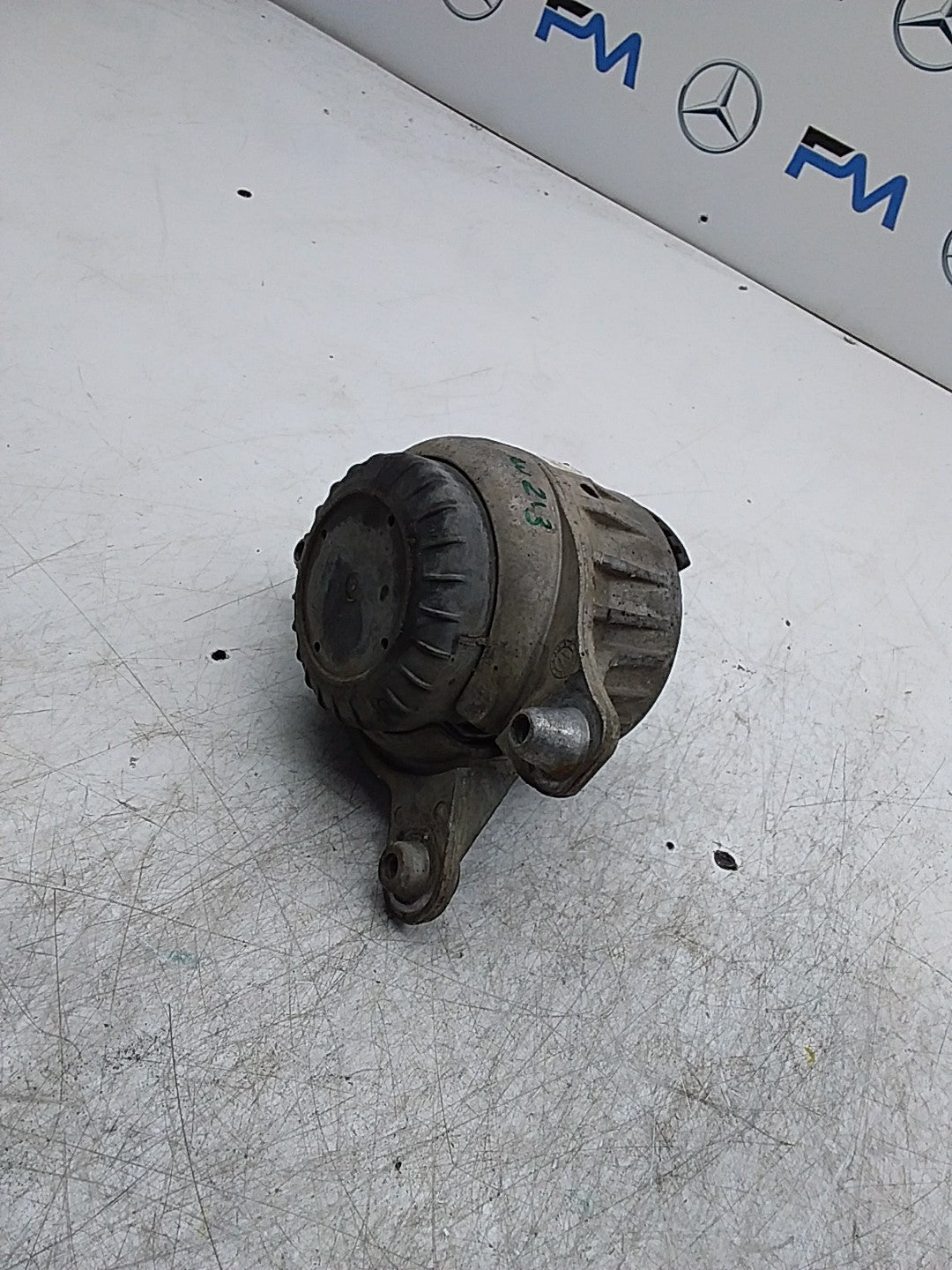 MERCEDES BENZ  E-CLASS W213  ENGINE MOUNT LEFT NS A2132400500 FMR323
