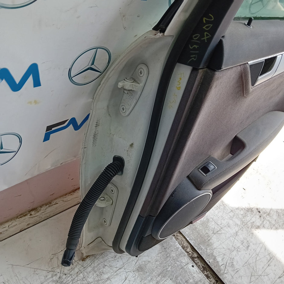MERCEDES C-CLASS W204 SLN DRIVER REAR DOOR OSR WHITE COMPLETE 2009-2014 FMD436