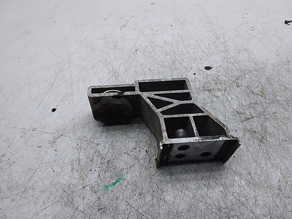 MERCEDES E-CLS W213 RADIATOR HOLDER FMR254