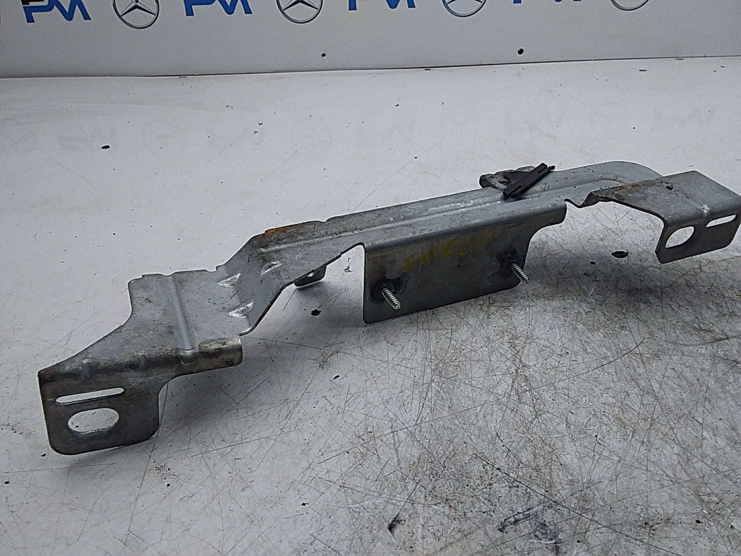 MERCEDES BENZ  C-CLASS W206 MOUNTING BRACKET A2066911100 FMR204