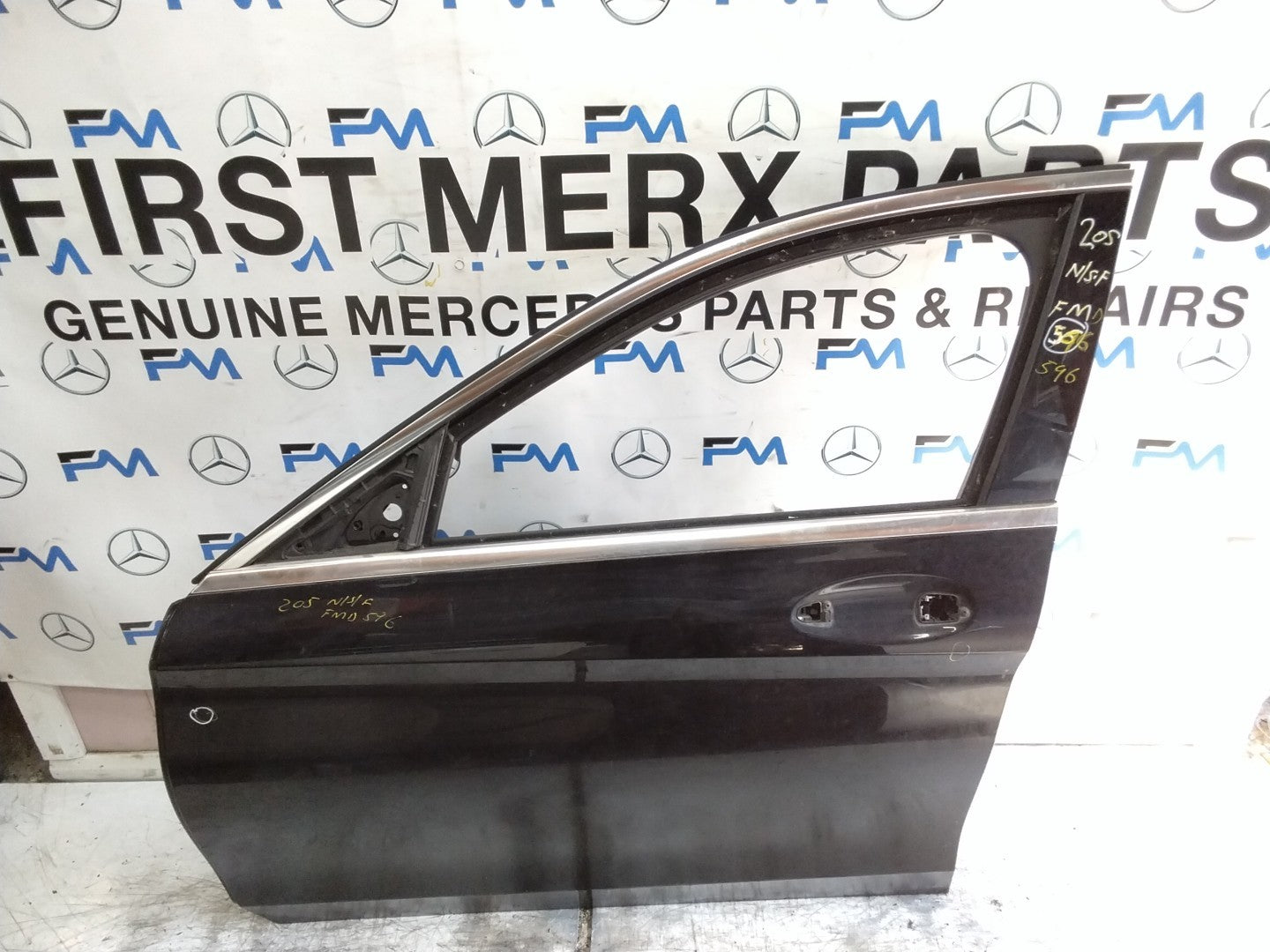 MERCEDES C-CLS W205 SLN PASSENGER FRONT DOOR NSF BLACK 2014-21  FMD596