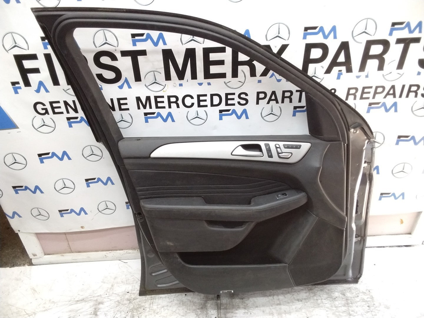 MERCEDES BENZ GLS W166 PASSENGER FRONT DOOR NSF GREY 2013-19 COMPLETE FMD317