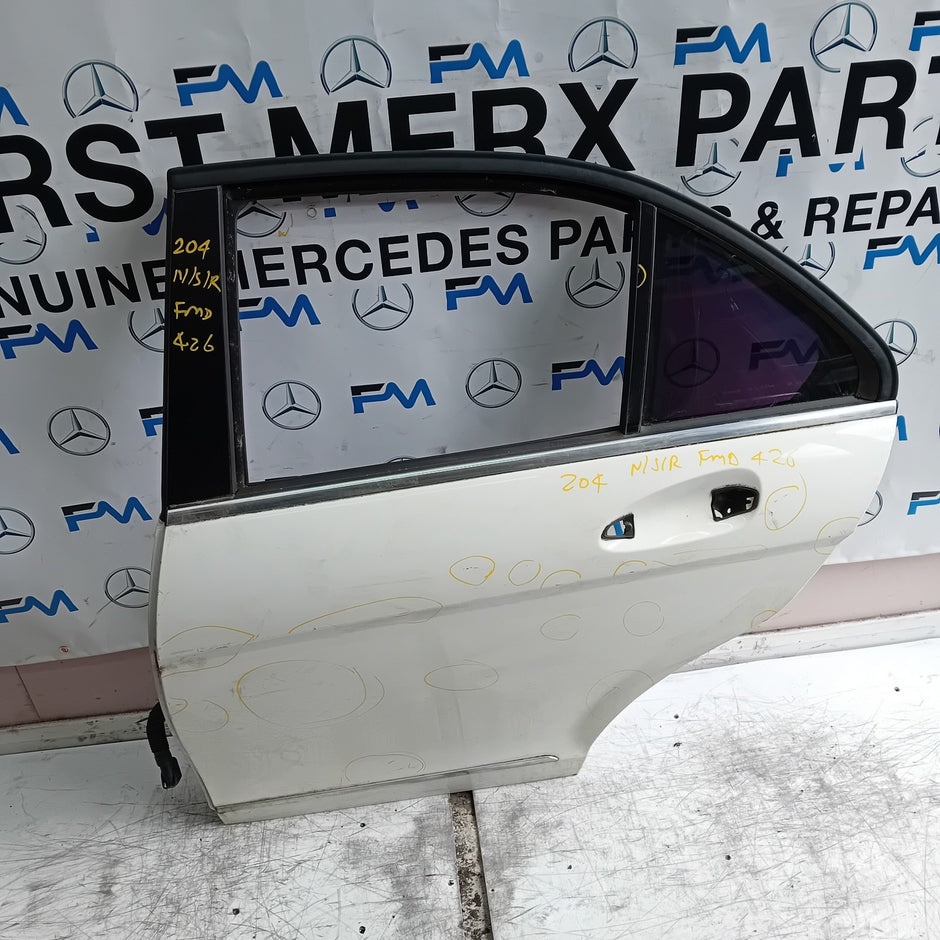 MERCEDES C-CLASS W204 SLN PASSENGER REAR DOOR NSR WHITE 2008-14 FMD426