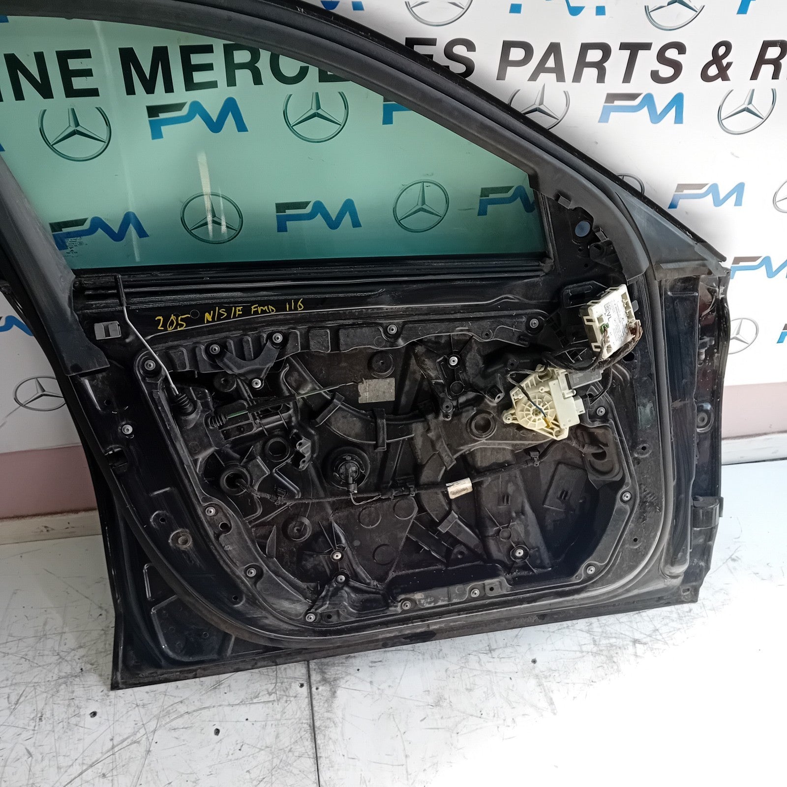 MERCEDES BENZ C-CLASS W205 PASSENGER SIDE FRONT DOOR N/S/F BLACK FMD116
