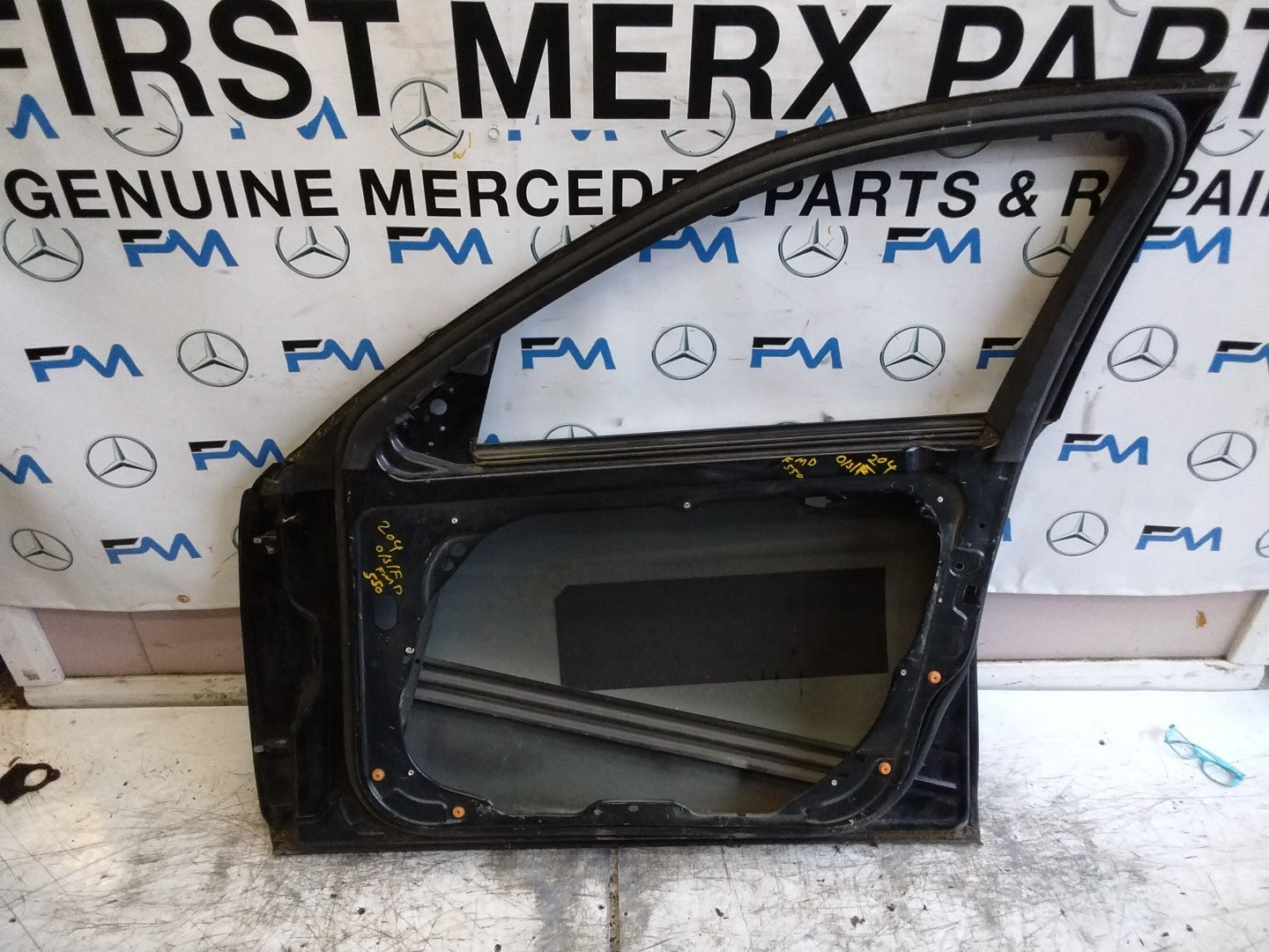 MERCEDES C-CLASS W204 SLN DRIVER FRONT DOOR OSF BLACK 2008-14 COMPLETE FMD550
