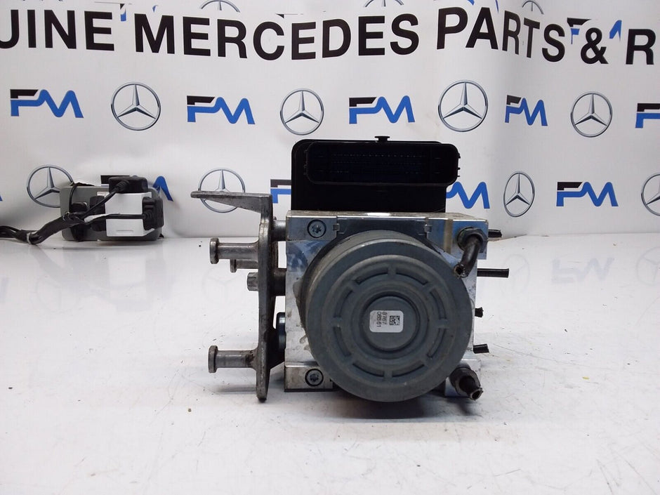 MERCEDES C-CLASS W205 ABS PUMP MODULE CONTROL UNIT A2539011400 FM00427