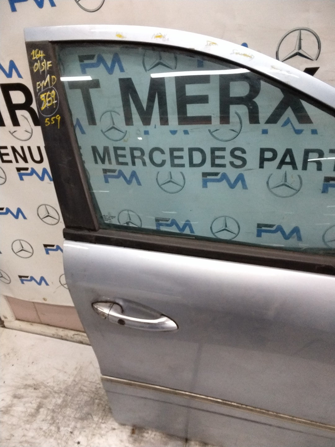 MERCEDES M-CLASS W164  DRIVER FRONT DOOR OSF  2005-2011 SILVER  FMD559