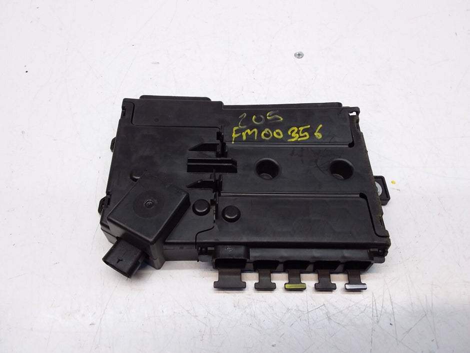 Mercedes C-Class W205 Front Inboard Fuxebox Module Unit A2055402850 FM00356