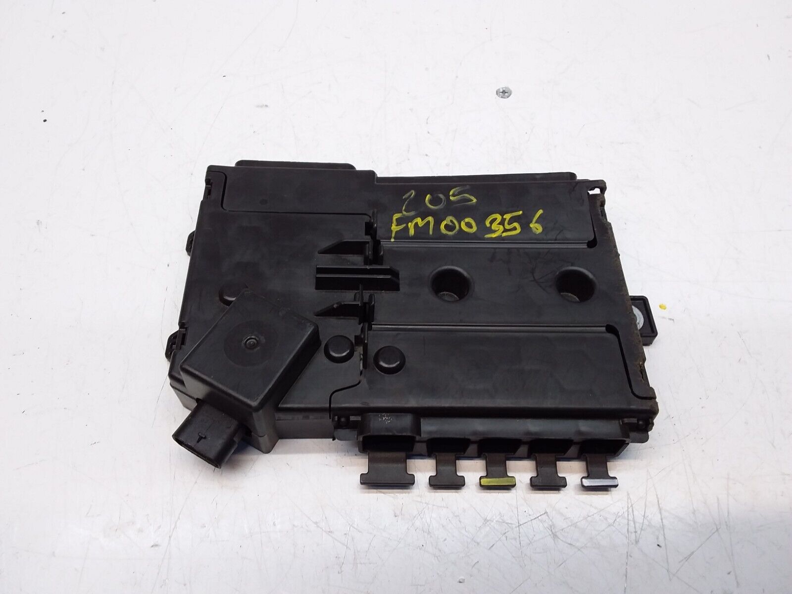 Mercedes C-Class W205 Front Inboard Fuxebox Module Unit A2055402850 FM00356