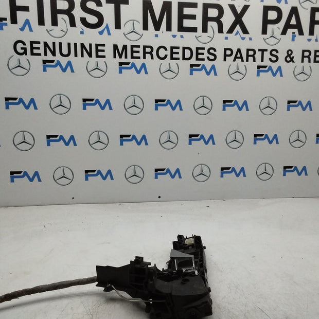 MERCEDES MERCEDES C-CLASS W205 FRONT RIGHT DOOR HANDLE BRACKET A0997604600 FMR40