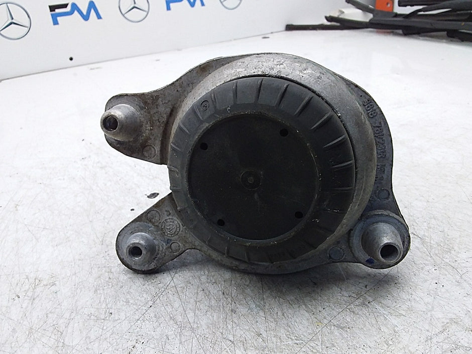 MERCEDES BENZ  C-CLASS W205  ENGINE MOUNT RIGHT OS A2052406517 FMR330