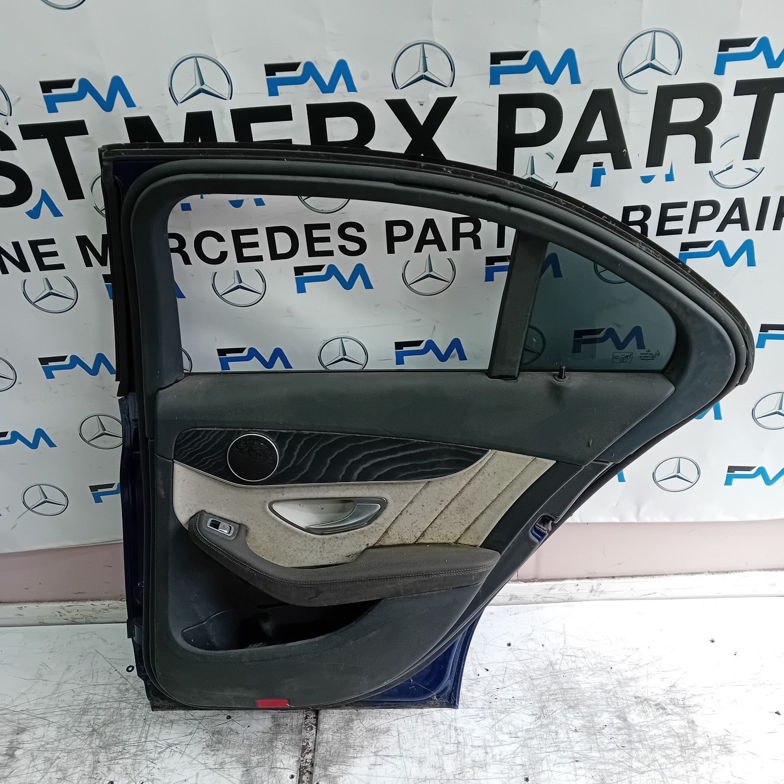 MERCEDES C-CLASS W205 DRIVER REAR DOOR NSR 2014 ON BLUE COMPLETE FMD384