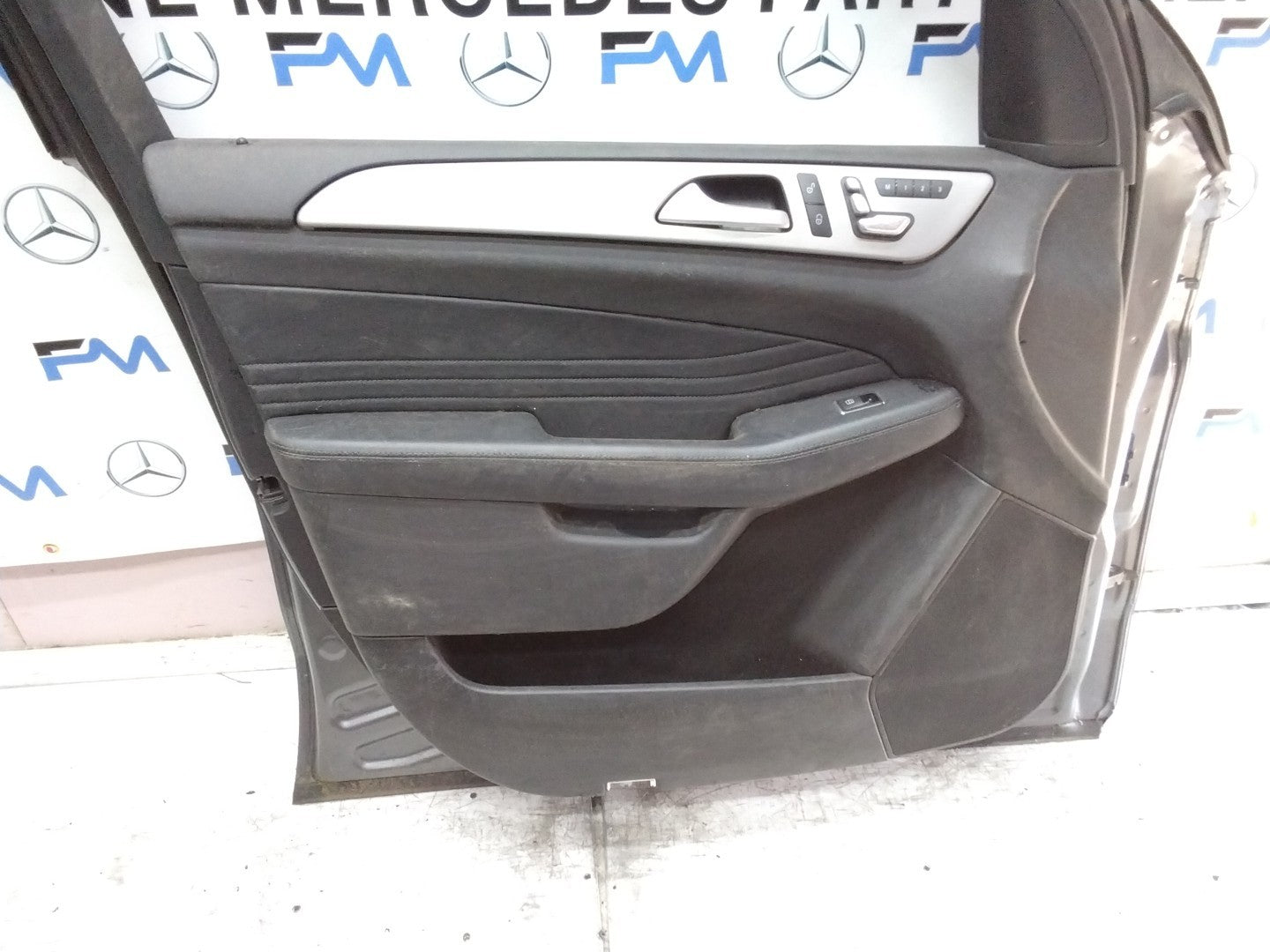 MERCEDES BENZ GLS W166 PASSENGER FRONT DOOR NSF GREY 2013-19 COMPLETE FMD317