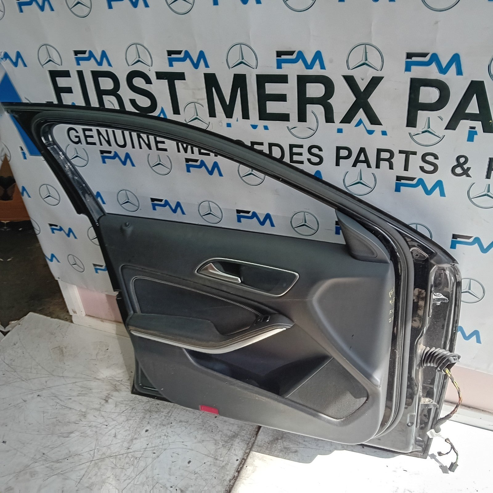 MERCEDES GLA X156 PASSENGER FRONT DOOR NSF BLACK 2014-19 COMPLETE FMD221