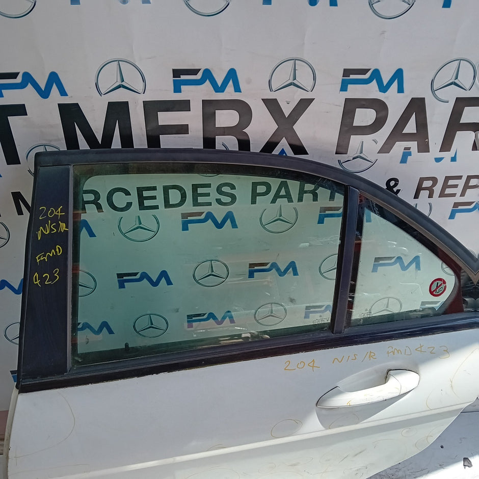 MERCEDES C-CLASS W204 SLN PASSENGER REAR DOOR NSR WHITE 2008-14  COMPLETE FMD423