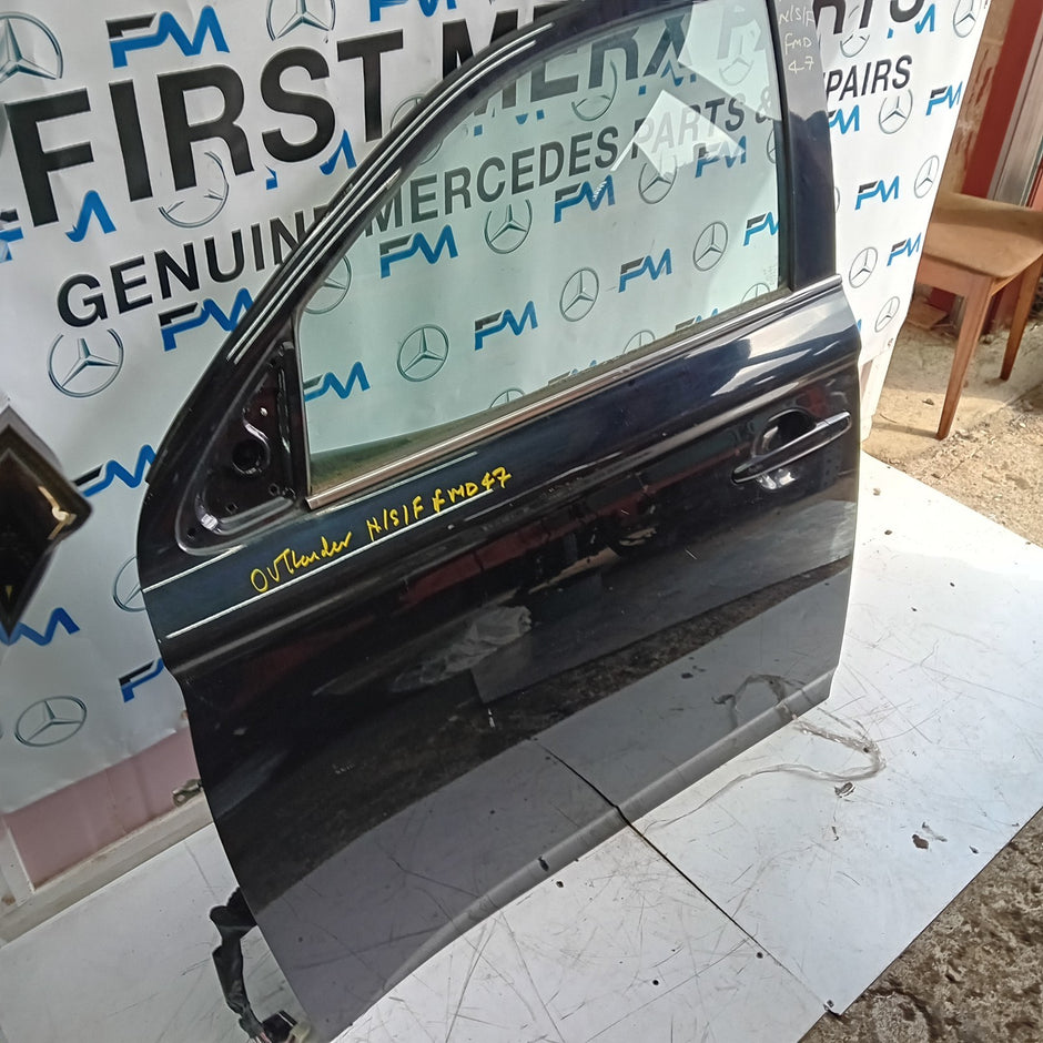 MITSUBISHI OUTLANDER  PASSENGER SIDE FRONT DOOR N/S/F COMPLETE BLACK FMD47