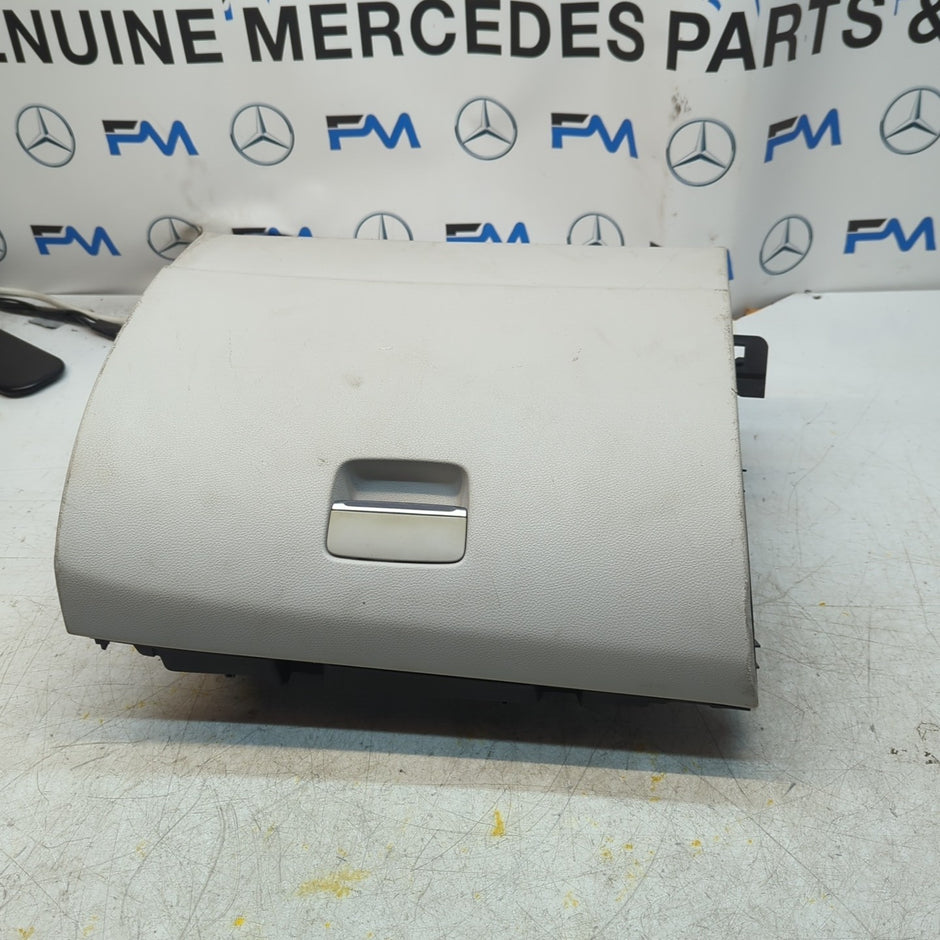 MERCEDES B-CLASS W246 DASHBOARD GLOVEBOX 2012 FM001437